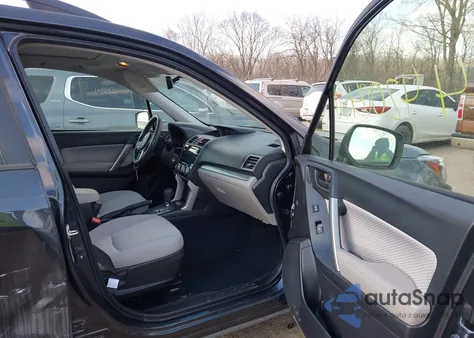 2018 Subaru Forester 2.5I Premium z USA, uszkodzony, nr VIN JF2SJAGC1JH497740